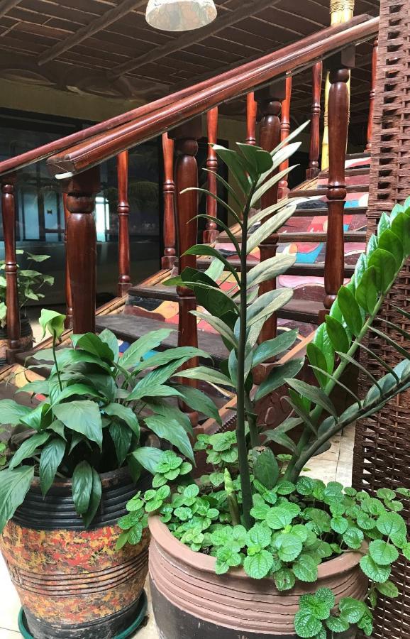 Mackinnon Suites Kampala Extérieur photo
