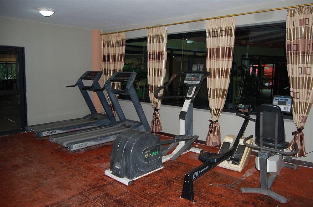 Mackinnon Suites Kampala Extérieur photo